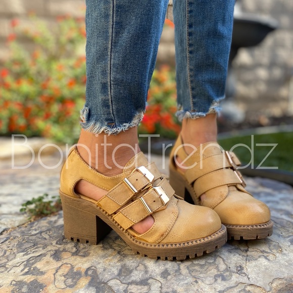 Bonita_Trendz Shoes - Beige Vegan Leather Grunge 90s Vibe Ankle Booties